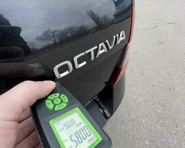 Черный Шкода Октавия, объемом двигателя 2 л и пробегом 207 тыс. км за 16200 $, фото 92 на Automoto.ua