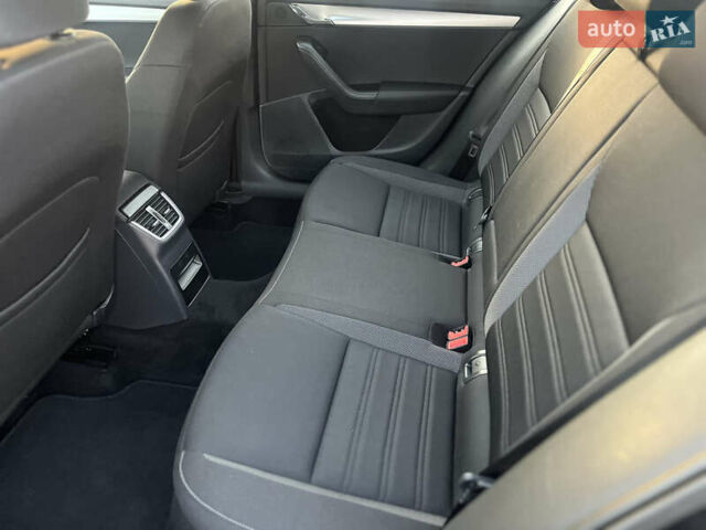 Черный Шкода Октавия, объемом двигателя 1.6 л и пробегом 231 тыс. км за 13000 $, фото 10 на Automoto.ua