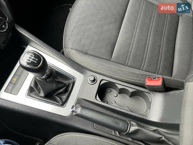 Черный Шкода Октавия, объемом двигателя 1.6 л и пробегом 219 тыс. км за 13500 $, фото 30 на Automoto.ua