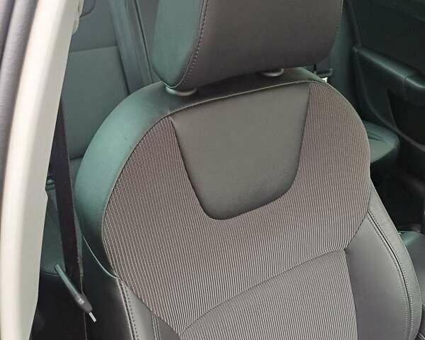 Черный Шкода Октавия, объемом двигателя 1.6 л и пробегом 270 тыс. км за 14000 $, фото 15 на Automoto.ua