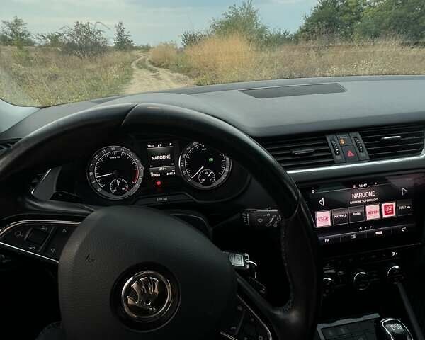 Черный Шкода Октавия, объемом двигателя 1.6 л и пробегом 314 тыс. км за 13999 $, фото 8 на Automoto.ua