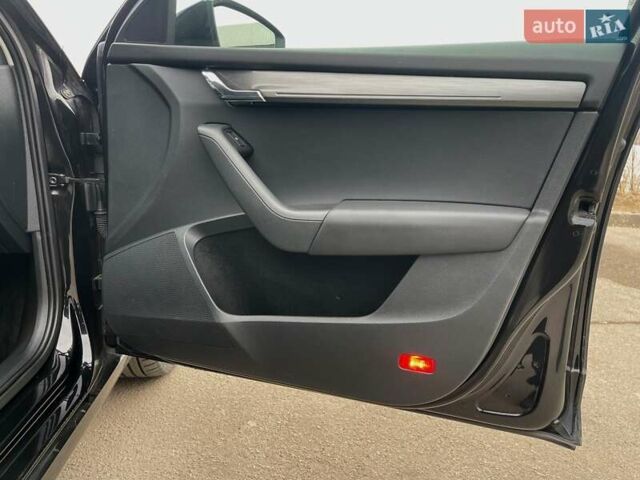 Черный Шкода Октавия, объемом двигателя 2 л и пробегом 207 тыс. км за 16200 $, фото 41 на Automoto.ua