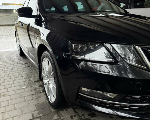 Черный Шкода Октавия, объемом двигателя 1.6 л и пробегом 306 тыс. км за 14500 $, фото 2 на Automoto.ua