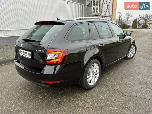 Черный Шкода Октавия, объемом двигателя 1.6 л и пробегом 230 тыс. км за 12700 $, фото 5 на Automoto.ua