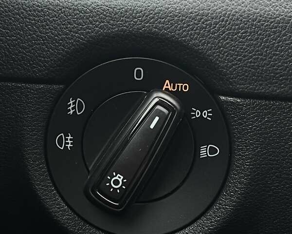 Черный Шкода Октавия, объемом двигателя 2 л и пробегом 207 тыс. км за 16200 $, фото 47 на Automoto.ua