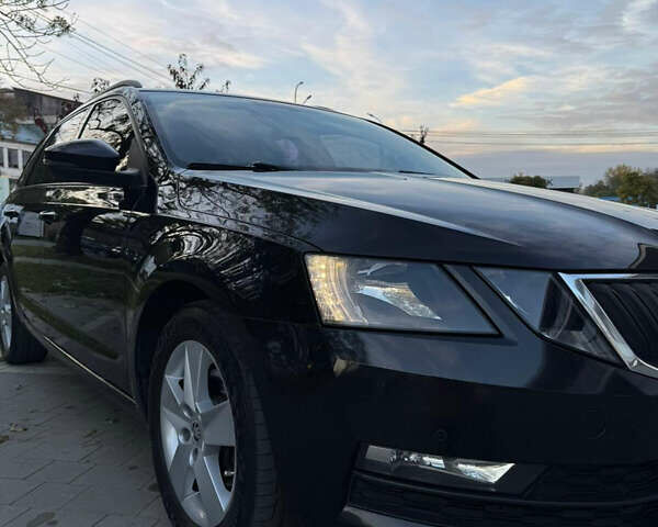 Шкода Октавия 2017 в Ужгороде на Automoto.ua Черный Шкода Октавия, объемом двигателя 2 л и пробегом 286 тыс. км за 14150 $, фото 6 на Automoto.ua
