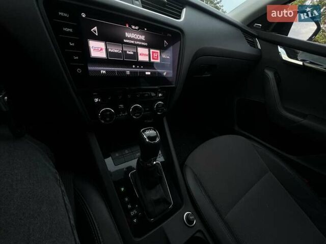 Черный Шкода Октавия, объемом двигателя 1.6 л и пробегом 314 тыс. км за 13999 $, фото 10 на Automoto.ua