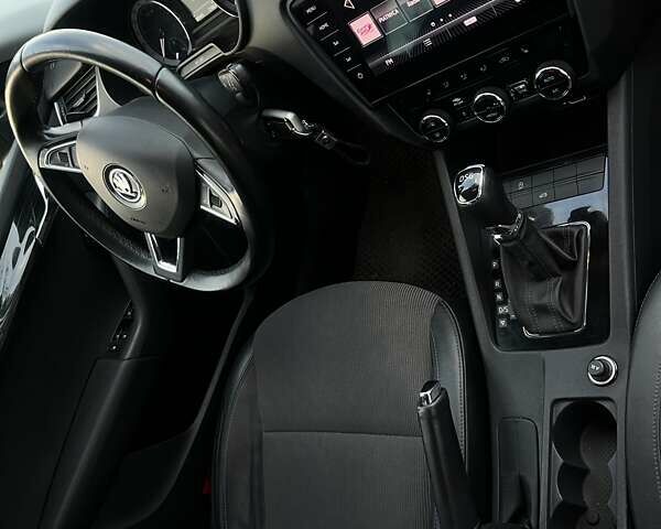 Черный Шкода Октавия, объемом двигателя 1.6 л и пробегом 314 тыс. км за 13999 $, фото 19 на Automoto.ua