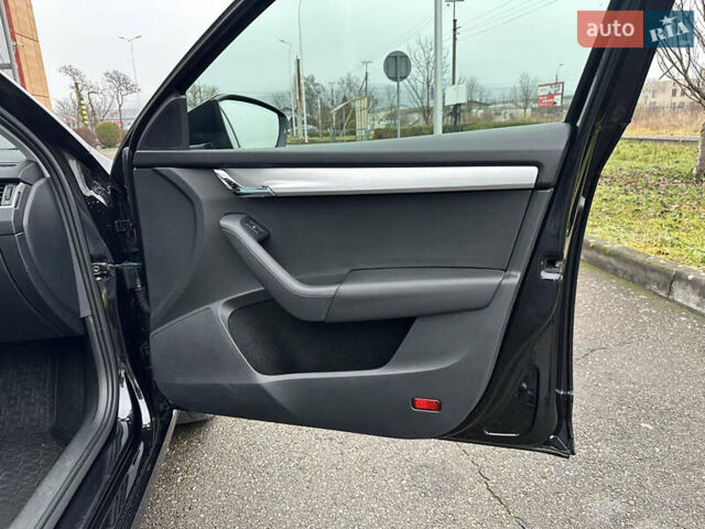 Черный Шкода Октавия, объемом двигателя 1.6 л и пробегом 230 тыс. км за 12700 $, фото 20 на Automoto.ua