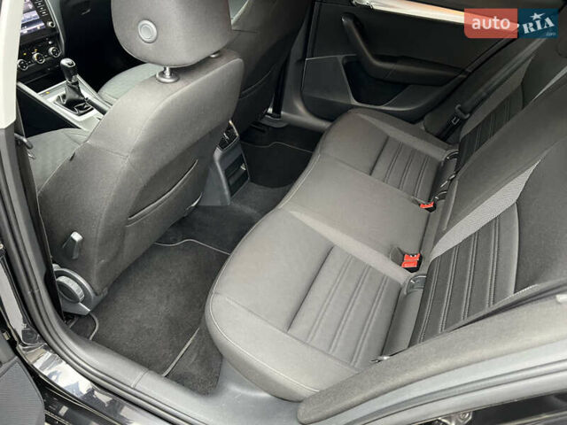 Черный Шкода Октавия, объемом двигателя 1.6 л и пробегом 219 тыс. км за 13500 $, фото 18 на Automoto.ua