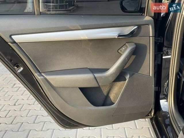 Черный Шкода Октавия, объемом двигателя 1.4 л и пробегом 241 тыс. км за 12900 $, фото 74 на Automoto.ua