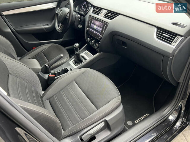 Черный Шкода Октавия, объемом двигателя 1.6 л и пробегом 219 тыс. км за 13500 $, фото 25 на Automoto.ua