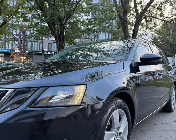 Шкода Октавия 2017 в Ужгороде на Automoto.ua Черный Шкода Октавия, объемом двигателя 2 л и пробегом 286 тыс. км за 14150 $, фото 7 на Automoto.ua