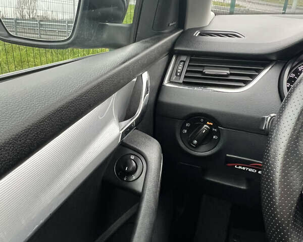 Черный Шкода Октавия, объемом двигателя 1.6 л и пробегом 247 тыс. км за 12700 $, фото 21 на Automoto.ua