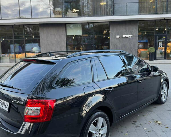 Шкода Октавия 2017 в Ужгороде на Automoto.ua Черный Шкода Октавия, объемом двигателя 2 л и пробегом 286 тыс. км за 14150 $, фото 12 на Automoto.ua