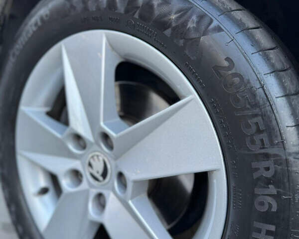 Шкода Октавия 2017 в Ужгороде на Automoto.ua Черный Шкода Октавия, объемом двигателя 2 л и пробегом 286 тыс. км за 14150 $, фото 33 на Automoto.ua