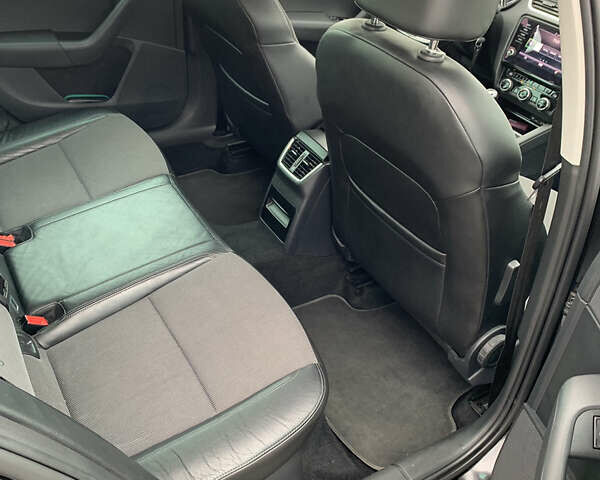 Черный Шкода Октавия, объемом двигателя 1.6 л и пробегом 239 тыс. км за 12200 $, фото 14 на Automoto.ua