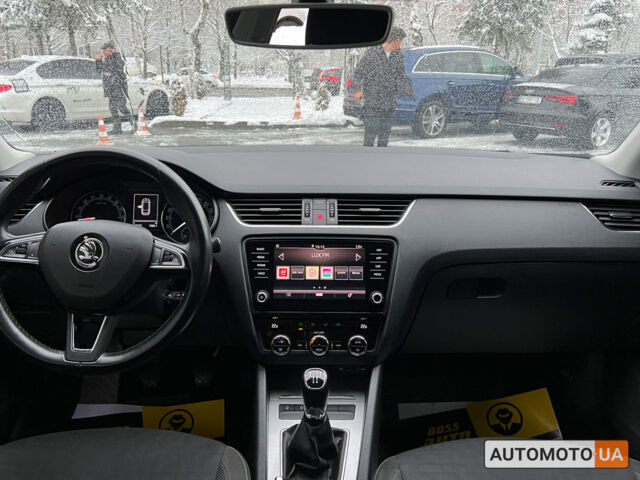 Черный Шкода Октавия, объемом двигателя 1.6 л и пробегом 209 тыс. км за 13500 $, фото 10 на Automoto.ua