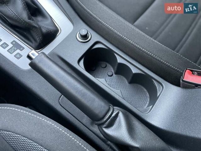 Черный Шкода Октавия, объемом двигателя 1.4 л и пробегом 241 тыс. км за 12900 $, фото 106 на Automoto.ua