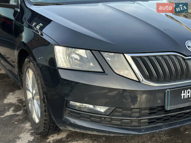 Чорний Шкода Октавія, об'ємом двигуна 1.6 л та пробігом 259 тис. км за 14200 $, фото 9 на Automoto.ua