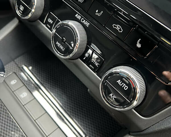 Шкода Октавія 2017 у Покров (Орджонікідзе) на Automoto.ua Чорний Шкода Октавія, об'ємом двигуна 1.97 л та пробігом 198 тис. км за 19600 $, фото 30 на Automoto.ua