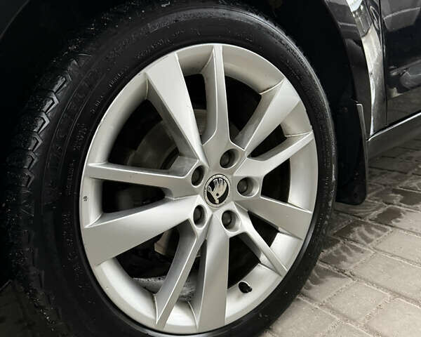 Черный Шкода Октавия, объемом двигателя 1.6 л и пробегом 306 тыс. км за 14500 $, фото 3 на Automoto.ua