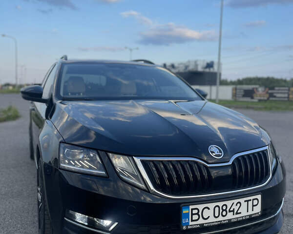 Черный Шкода Октавия, объемом двигателя 1.8 л и пробегом 236 тыс. км за 15300 $, фото 10 на Automoto.ua