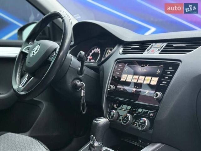 Черный Шкода Октавия, объемом двигателя 1.6 л и пробегом 238 тыс. км за 12499 $, фото 9 на Automoto.ua