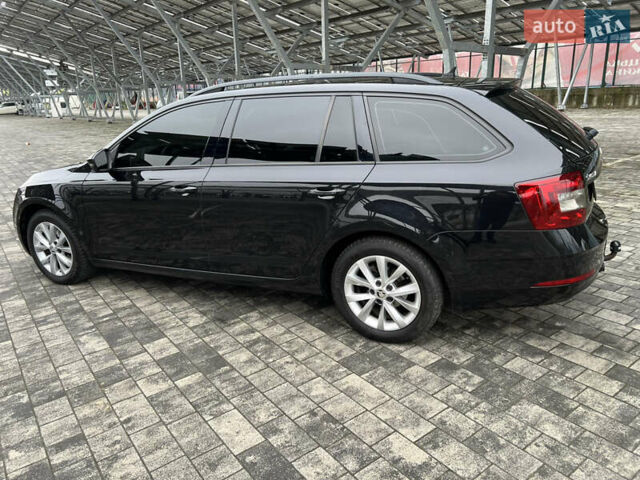 Черный Шкода Октавия, объемом двигателя 1.6 л и пробегом 219 тыс. км за 13500 $, фото 2 на Automoto.ua