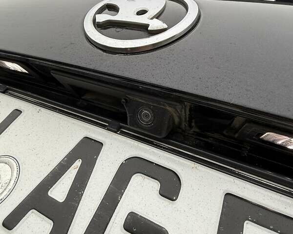 Черный Шкода Октавия, объемом двигателя 2 л и пробегом 235 тыс. км за 15800 $, фото 126 на Automoto.ua