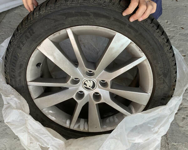 Чорний Шкода Октавія, об'ємом двигуна 1.97 л та пробігом 191 тис. км за 15900 $, фото 26 на Automoto.ua