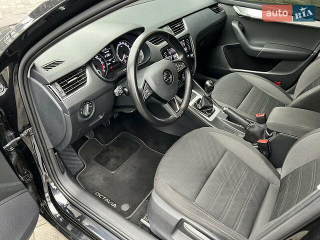 Черный Шкода Октавия, объемом двигателя 1.6 л и пробегом 219 тыс. км за 13500 $, фото 15 на Automoto.ua