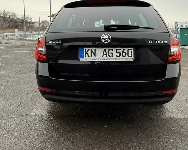 Черный Шкода Октавия, объемом двигателя 2 л и пробегом 235 тыс. км за 15800 $, фото 33 на Automoto.ua