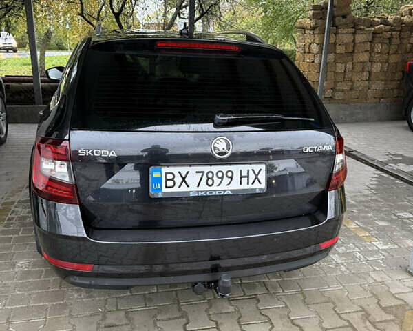 Черный Шкода Октавия, объемом двигателя 1.6 л и пробегом 306 тыс. км за 14500 $, фото 7 на Automoto.ua