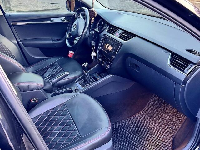 Черный Шкода Октавия, объемом двигателя 2 л и пробегом 284 тыс. км за 16000 $, фото 6 на Automoto.ua