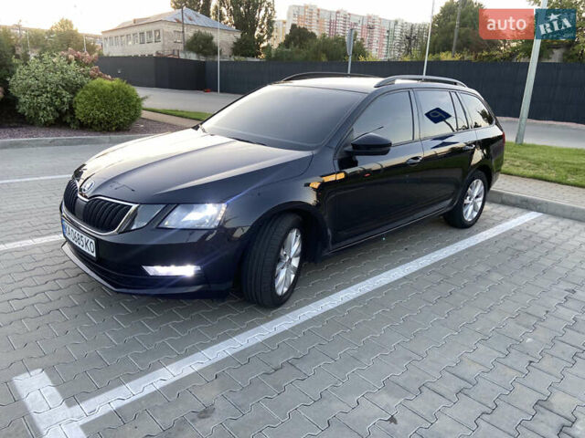 Черный Шкода Октавия, объемом двигателя 1.6 л и пробегом 260 тыс. км за 13500 $, фото 3 на Automoto.ua