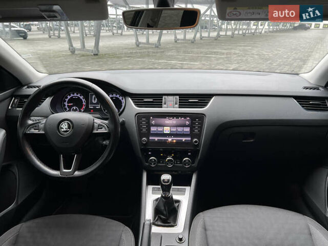 Черный Шкода Октавия, объемом двигателя 1.6 л и пробегом 219 тыс. км за 13500 $, фото 24 на Automoto.ua