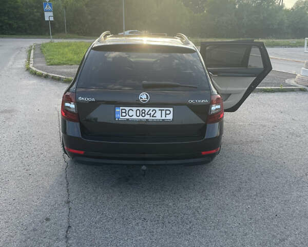 Черный Шкода Октавия, объемом двигателя 1.8 л и пробегом 236 тыс. км за 15300 $, фото 6 на Automoto.ua