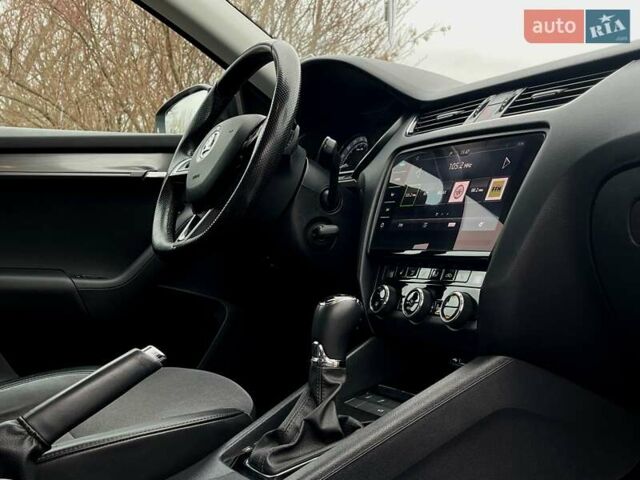 Черный Шкода Октавия, объемом двигателя 2 л и пробегом 207 тыс. км за 16200 $, фото 45 на Automoto.ua