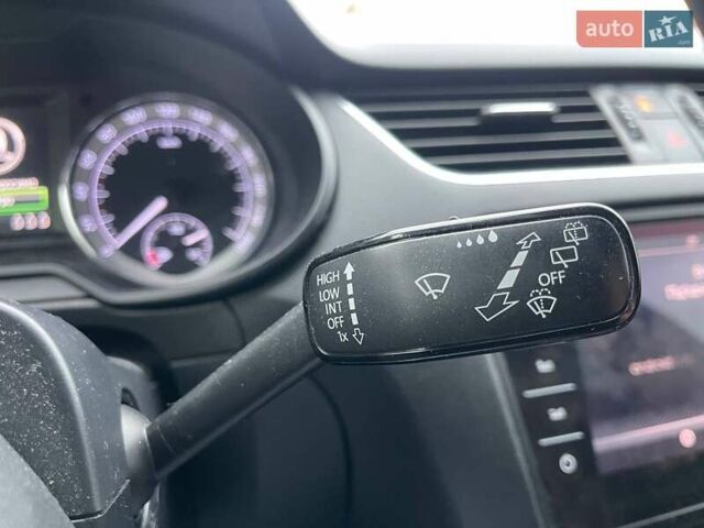 Шкода Октавія 2017 у Києві на Automoto.ua Чорний Шкода Октавія, об'ємом двигуна 1.97 л та пробігом 317 тис. км за 16290 $, фото 16 на Automoto.ua