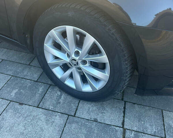 Черный Шкода Октавия, объемом двигателя 2 л и пробегом 214 тыс. км за 16900 $, фото 11 на Automoto.ua