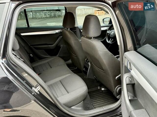 Чорний Шкода Октавія, об'ємом двигуна 1.6 л та пробігом 260 тис. км за 12900 $, фото 23 на Automoto.ua
