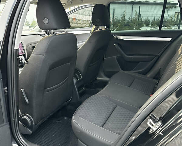 Черный Шкода Октавия, объемом двигателя 2 л и пробегом 257 тыс. км за 14750 $, фото 47 на Automoto.ua