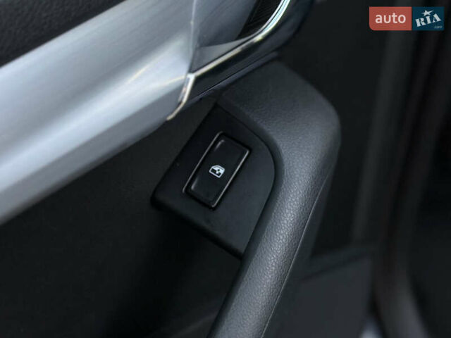 Чорний Шкода Октавія, об'ємом двигуна 1.6 л та пробігом 259 тис. км за 14200 $, фото 43 на Automoto.ua