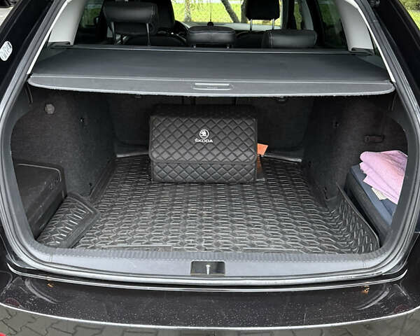 Черный Шкода Октавия, объемом двигателя 1.6 л и пробегом 306 тыс. км за 14500 $, фото 9 на Automoto.ua