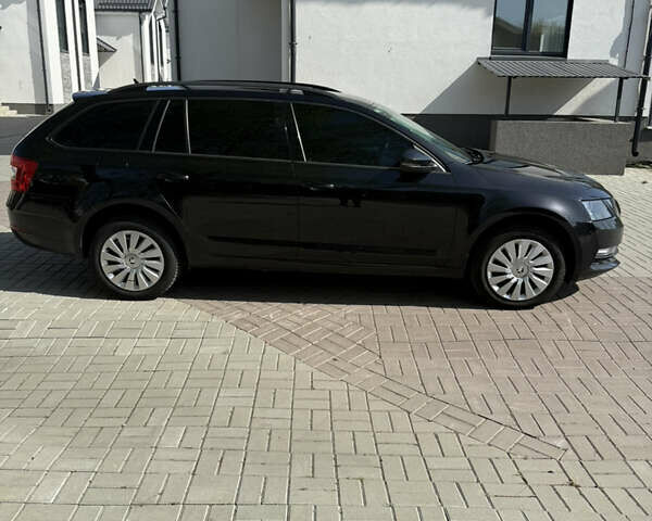 Черный Шкода Октавия, объемом двигателя 1.6 л и пробегом 280 тыс. км за 12500 $, фото 3 на Automoto.ua