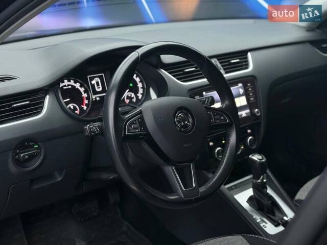 Черный Шкода Октавия, объемом двигателя 1.6 л и пробегом 238 тыс. км за 12499 $, фото 7 на Automoto.ua
