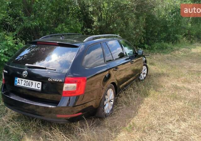 Чорний Шкода Октавія, об'ємом двигуна 1 л та пробігом 339 тис. км за 11999 $, фото 4 на Automoto.ua