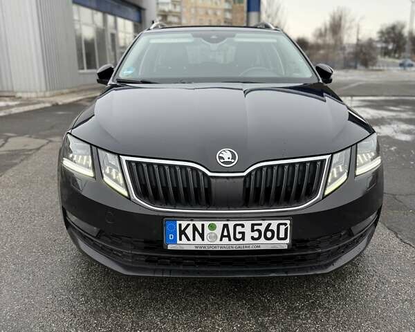 Черный Шкода Октавия, объемом двигателя 2 л и пробегом 235 тыс. км за 15800 $, фото 12 на Automoto.ua