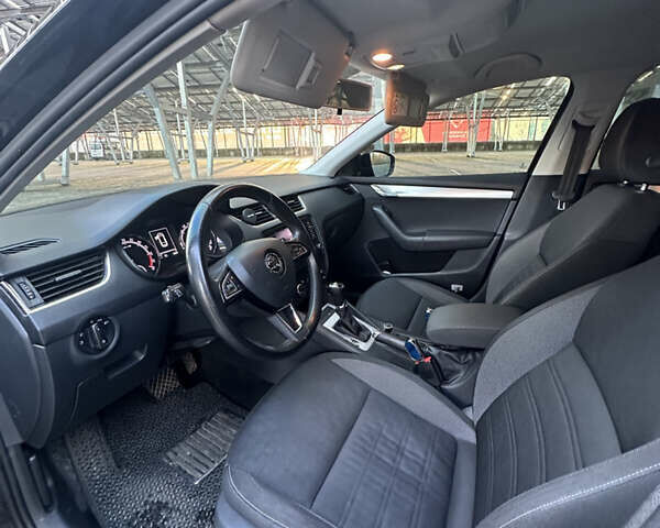 Черный Шкода Октавия, объемом двигателя 1.97 л и пробегом 262 тыс. км за 14600 $, фото 14 на Automoto.ua